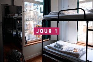 Idée de logement en auberge de jeunesse à Sydney avec lit superposés et draps